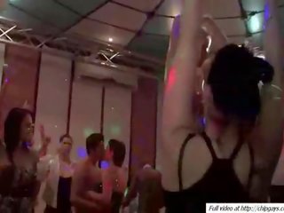 Jenter gruppe kjønn video fest gruppe nattklubb danse blåse jobb hardcore gal homoseksuelle