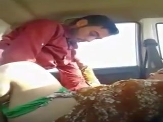 God ser pakistansk streetwalker suger en peter i den bil