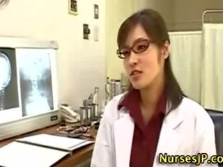Asiatisk kvinne dr. handjob