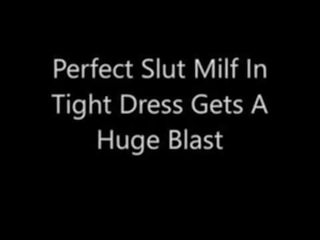 Perfetto slattern milf in stretta abito prende un enorme esplosione