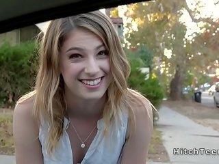Thankful blondine tiener hitchhiker eikels vreemden penis